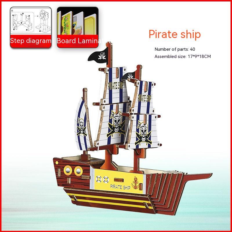 Hölzernes Piraten schiff zusammen gebaut Modell dekoratives Spielzeug