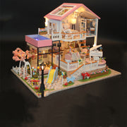 mytooy Traumvilla Puppenhaus mit Beleuchtung