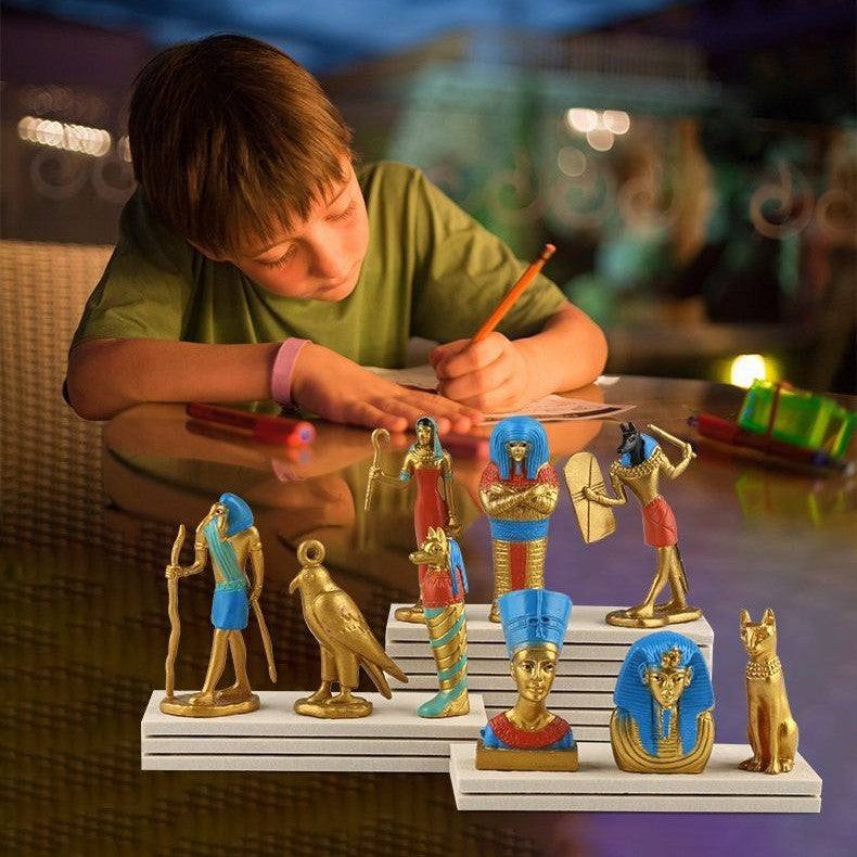 Archäo logische Ausgrabung von Mumien spielzeug aus alt ägyptischen Pyramiden