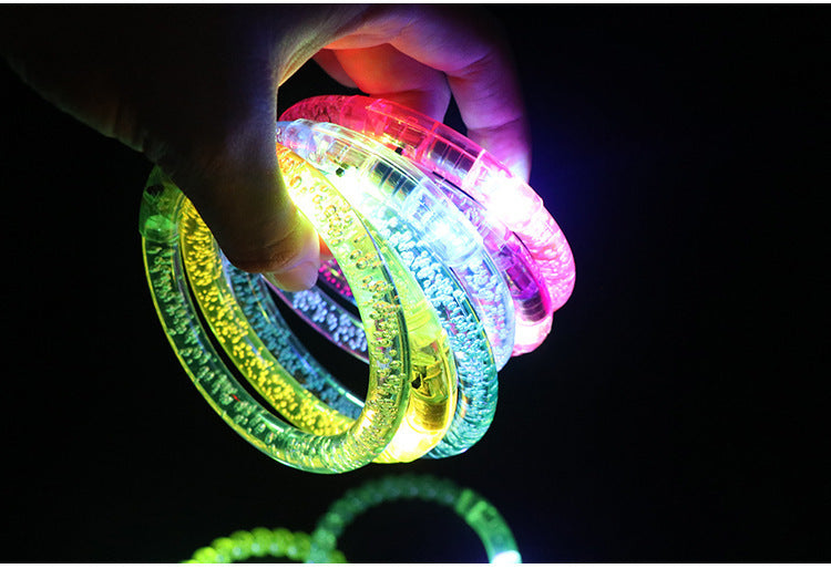 **Armband mit Leuchtstäben Stand Nachtmarkt Kinder Spielzeug**