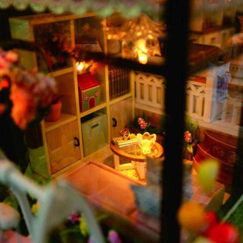 mytooy Traumvilla Puppenhaus mit Beleuchtung