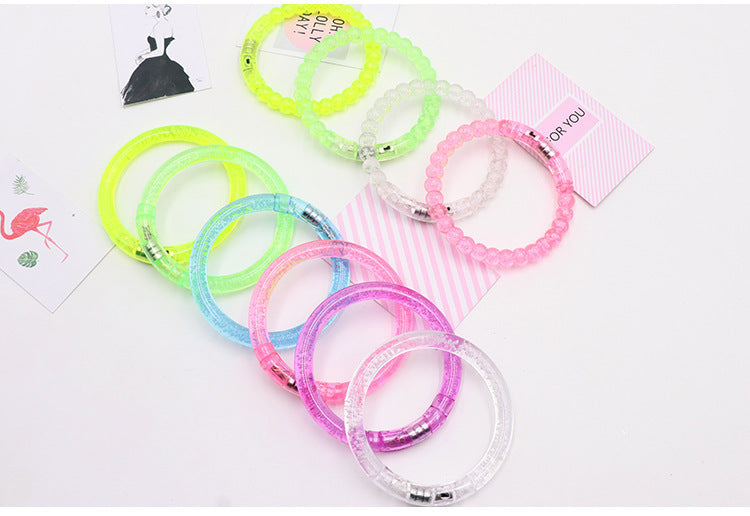 **Armband mit Leuchtstäben Stand Nachtmarkt Kinder Spielzeug**