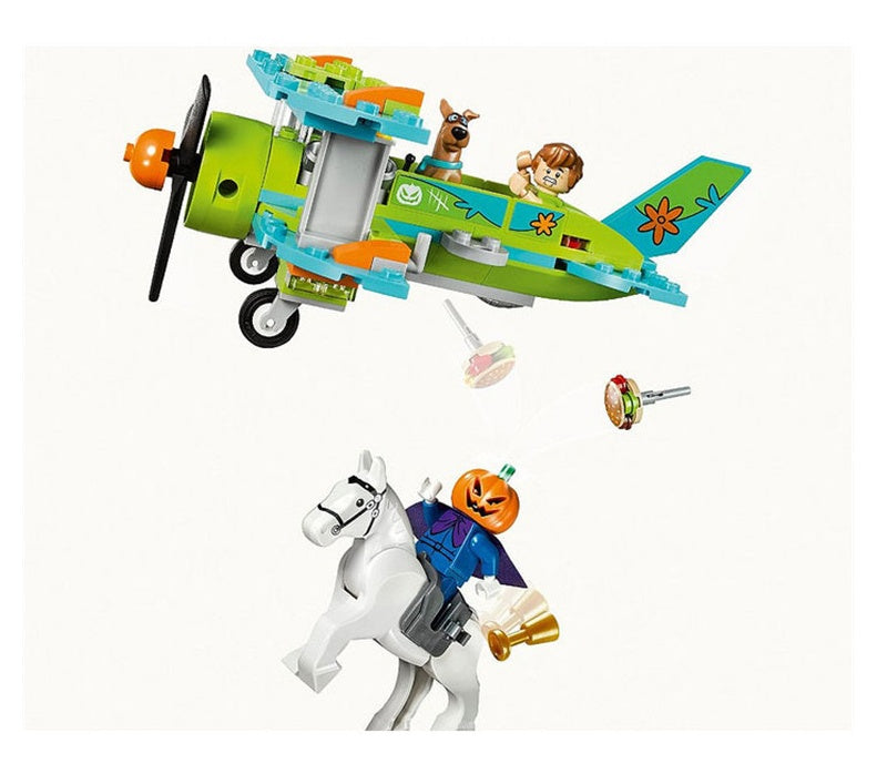 Scooby-Doo Klemmbaustein-Flugzeug mit Scooby und Shaggy in einer spannenden Abenteuerszene