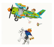 Scooby-Doo Klemmbaustein-Flugzeug mit Scooby und Shaggy in einer spannenden Abenteuerszene